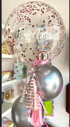 Imagen de Bouquet feliz aniversario girl 1 burbuja mediano confeti rose gold +  2 chrome Plata  + frase pre diseñada blanca