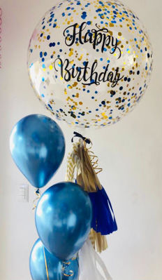 Imagen de Bouquet Mosaico Azul: 1 globo Burbuja gigante + Confeti Dorado y Azul + 3 globos Chrome Azul  + 1 frase pre diseñada negra