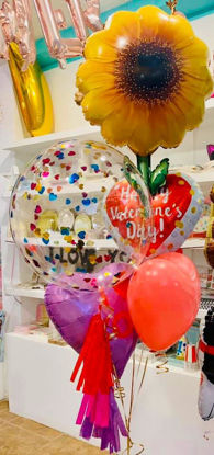 Imagen de Bouquet Summer Love: 1 Burbuja 24" + confeti de Corazón multicolor + 1 Girasol Metálico 22" + 2 Corazones Metálicos 18" + Corazón de latex 11" + Guirnalda de papel